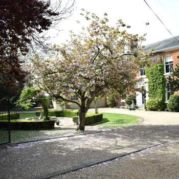 Glendower Guest Apartments