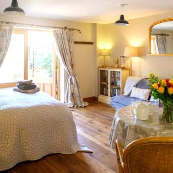 Quavers Rest - a quintessential little home & hot tub available !