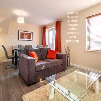Cheshire House - In The Heart Of Cheshire - FREE Parking