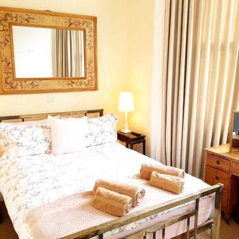Pretty Maida Vale Apartments