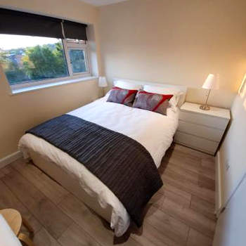 Luxurious Luton town center flat with free parking