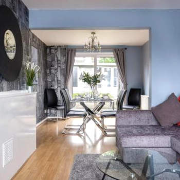 Dickens House- 3BR 15min close to Gatwick