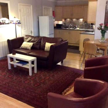 Stansted spacious 2-bed apartment, easy access to Stansted Airport & London