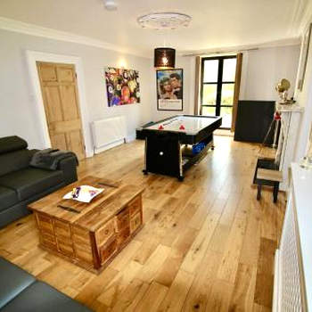 Llanfair Hall, Dog Friendly, Cinema, Games Room, Hot Tub