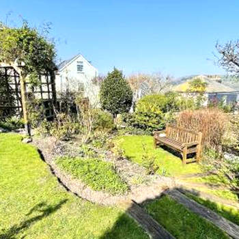 The Garden Cottage - Elevated position, wonderful views over Dartmouth, beautiful garden