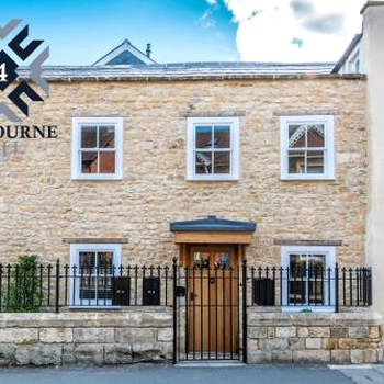 No.4 Ludbourne Hall