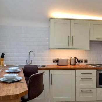 Kinder Apartment - Uk12957