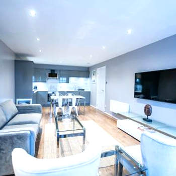Stunning 2 Bed Merchant City Apartment with Residents Parking (Bell 2)