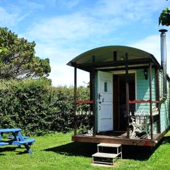 Cosy Shepherds Hut nr Kynance cove