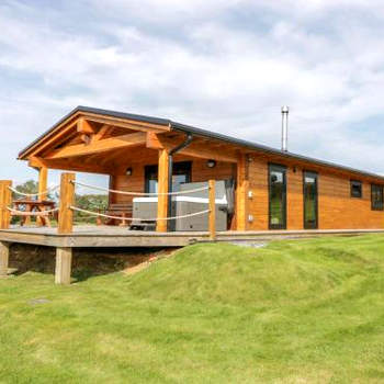 Bryn Eiddon Log Cabin