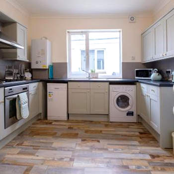 Luxury Living, Stylish Modern Apartment in the Heart of Ryde