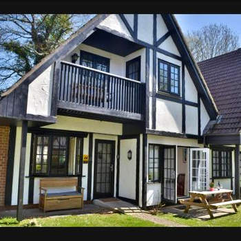 36 Tudor Court, Tolroy Manor