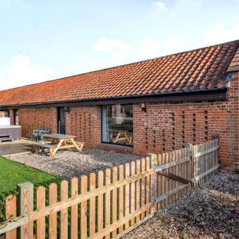 2 Brick Kiln Barns-ukc4317