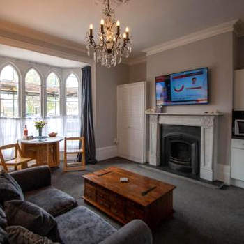 Grand 1 bed Georgian Suite at Florence House, in the heart of Herne Bay and 300m from beach