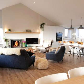 HIGH TIDE- LUXURY DEATCHED BUNGALOW- Sleeps 10 or 12 - Annexe option