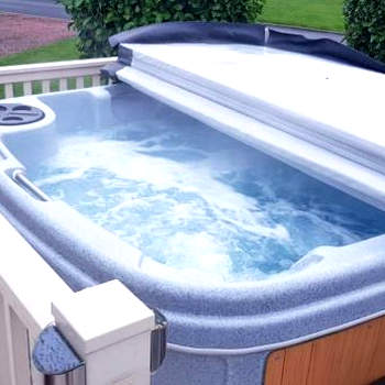 3 bed Retreat with Hot Tub