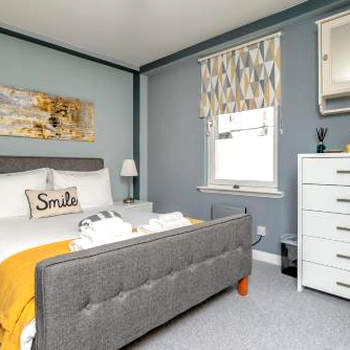 Historic Location, Private Parking, Ground Floor Luxury Flat