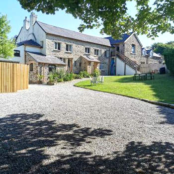 THE OLD RECTORY GLEBE HOUSE in Jacobstow 10 mins to Widemouth bay and Crackington Haven,15 mins Bude,20 mins tintagel, 27 mins Port Issac