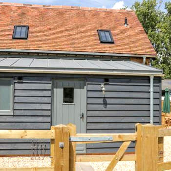 Kingfisher, 2 The Old Stables