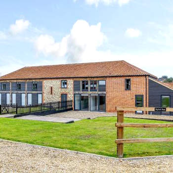 Skylark Barn-uk31354