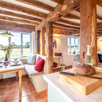 Stylish rural cottage with views over fields and the River Stour - The Granary