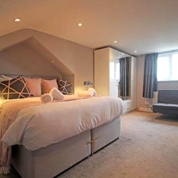 Queens Road - Luxury Spacious Home in Chester