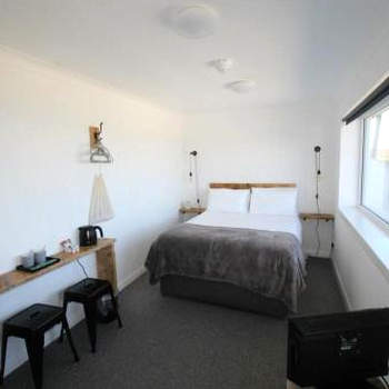 Ocean View Bar & Rooms