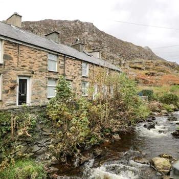 3 Barlwyd Terrace