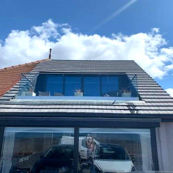 Beach View Apartment with balcony and sea view - pet friendly