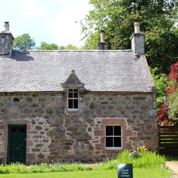 North Mains Cottage - Craigievar Castle