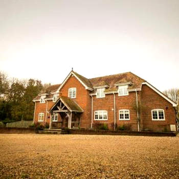 Langford farmhouse - Luxury 4bd, hot tub, cinema, 10 acres