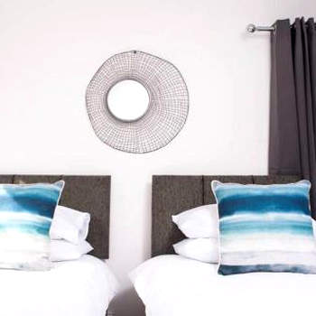 Brynglas Newport flat sleeps 8 - Mycityhaven
