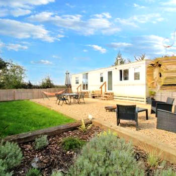 Orchard View Retreat - Dog friendly, fully enclosed private garden with hot tub - Not on a holiday park