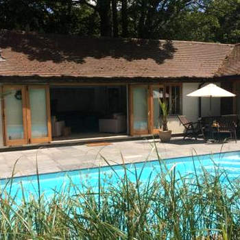 North Mundham, Shared Pool, Tennis Court, Zip Wire & Table Tennis! DOG FRIENDLY