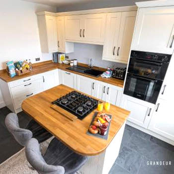 Large 2bed House, Heart of Upper Parkstone, Close to Beach - Buckland Heights