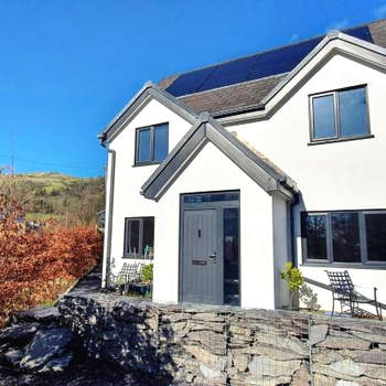 Yr Hen Berllan in the Beautiful Rowen