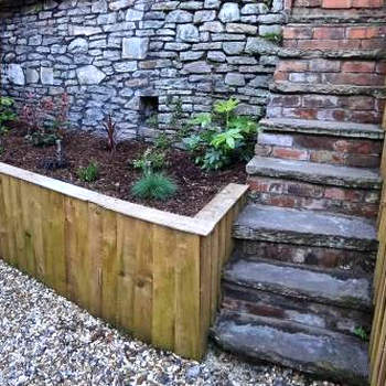 Modern 4-Bedroom Townhouse With Private Garden