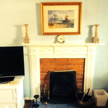 2 bedroomed fisherman’s cottage near quay