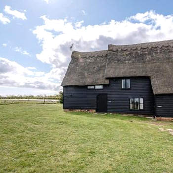 The Hayloft Valley Farm Barns Snape Air Manage Suffolk