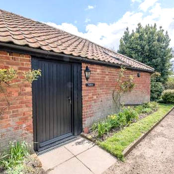 The Stables Valley Farm Barns Snape Air Manage Suffolk