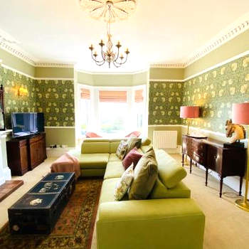 Clarendon View, Historic Apartment with Sea Views