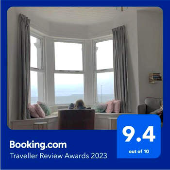 Stunning 3 bed seafront mansion building sleeps 6 adults or 8 with kids