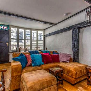 Modern living, Charming Old Town Cottage