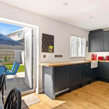 Park Gardens - Lovely Cottage, Parking, Central Location