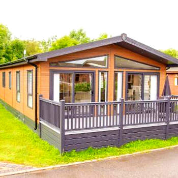 Penny Lodge with Hot Tub