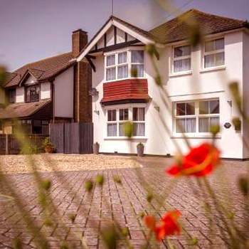 Skip to the Beach - dog friendly house ideal for large families