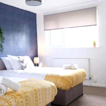 Unique & Exclusive Contractor and Family House & A1 Road