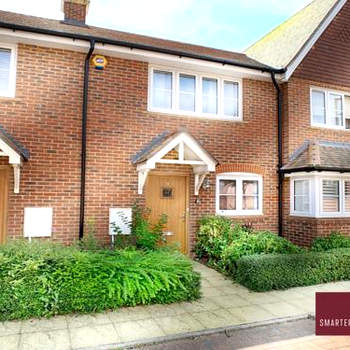 Wokingham - 2 Bed House with parking and garden