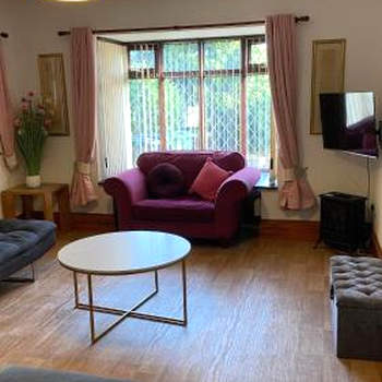 Beautiful Bexhill Cottage with garden 3 mins walk to beach