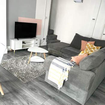 Cozy Cribs near Zipworld, Dare Valley Bike Park, Pen-y-fan & Four Waterfalls Walk